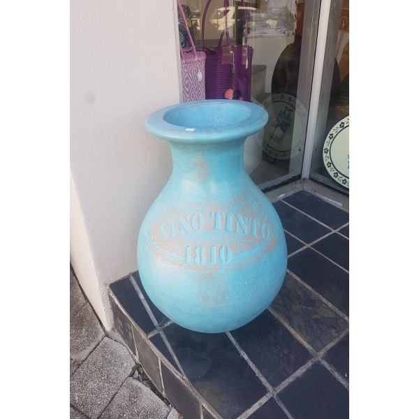 Vino planter